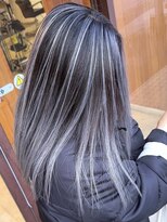 ブレイズヘアー(BLAZEhair) 【立体感デザイン】ホワイトバレイヤージュ×ブリーチ2回