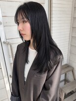 パロ アルト(Palo Alto)&nbsp;顔周りレイヤーカット×ネイビーブルー