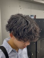 オーバル ジングウマエ(OVARL jingumae)&nbsp;シャドウパーマサーフカールフェザーパーマ縦落ちパーマ