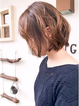 ツムグ(tsumugu) 【tsumugu寺田町】ナチュラル☆大人可愛いふんわり耳かけボブ