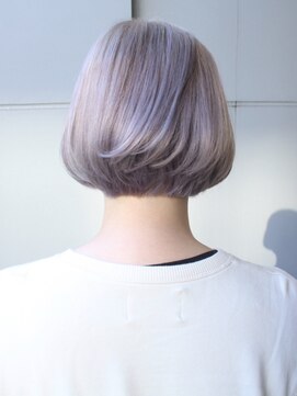 シィーム(cime) 小顔ハイライトカラーハイトーンアッシュボブ