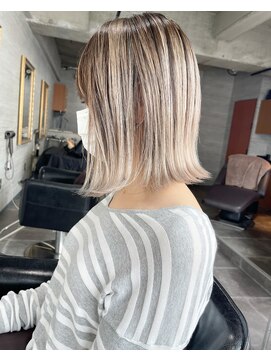 バーチョ(bacio) ホワイトブロンドバレイヤージュ ボブ【Insta→bacio_ozawa】