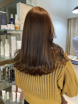 リジー(Litzy) ’抜け感×ワンカールでおしゃれ’【椎葉】