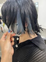 ブルーブラックとインナーカラー水色