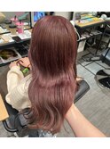 ピンクベージュ
