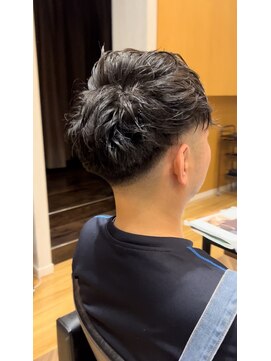 ウィールールピヴォクロス(WE RULE pivot cross) メンズフェード＋パーマ