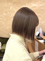 ビュートリアム265(BEAUTRIUM 265) シアーベージュ オリーブベージュ 切りっぱなしボブ ストレート