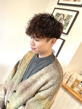 ジジ フィーカ 佐野(Gigi fika) 前下がりスパイラルパーマ