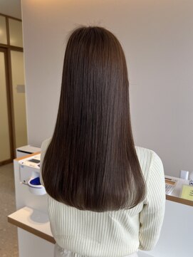 髪質改善ストレートヘア　グレージュカラー