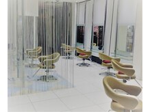 アース 北上店(HAIR & MAKE EARTH)の雰囲気（広い店内！個室もあります（要予約））