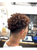 テーパーフェード　スパイキーアフロ