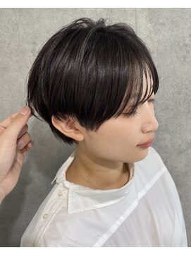 エアー 青山(AIR) 前髪あり耳掛け丸みくびれショートボブ20代30代40代50代60代