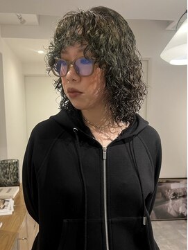 オリーブ/パーマ/ミディアム