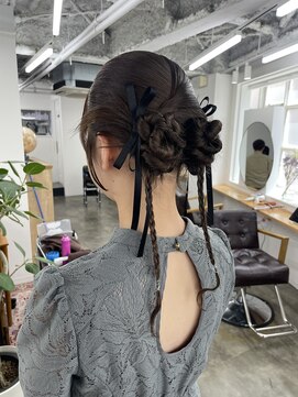 シー 自由が丘(sii.) ツインシニヨンヘア/リボンアレンジ/結婚式ヘアアレンジ