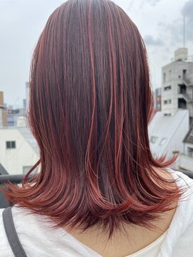 トレヴァーデルチザン 南船場店(TREVOR DE'RTISAN) 赤カラー×外ハネロブ