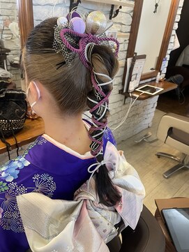 リタセカンド(Lita second) ポニーテールアレンジ