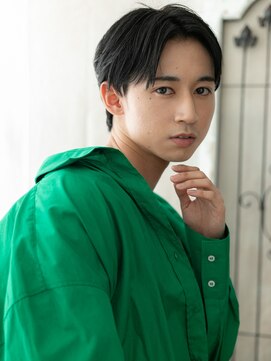 グルーミングサロン バーバー キャッスル 北浦和西口(Grooming salon Barber Castle) センターパート黒髪でクールさを呼び込むツヤ感ショートA