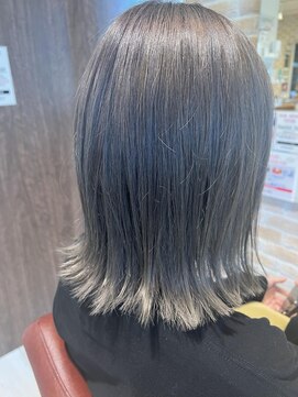 ヘアーデザイン ビビッドリンク(HAIR DESIGN VIVID link) ホワイトグレージュ☆