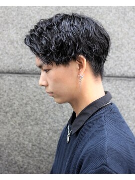 ノイセル(Noisyle) 束感モテる黒髪波巻きセンターパート爽やか前下がりツーブロック