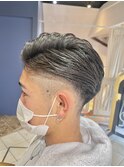 30代40代メンズ刈り上げフェードスタイルかき上げ短髪ワイルド