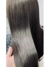 髪質改善・美髪矯正に特化。豊富な知識とこだわり技術で、あなたの、1番美しい髪、叶えます。