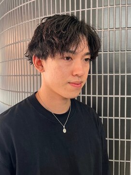 ソレイユ バイ アルフレッド(SOLEIL by alfRed) 刈上げ センターパート 緩めツイスパ