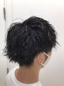 エヌプラス(N+) 刈り上げセンターパートサーフカールブルーブラッフェザーパーマ