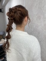 ノエ(Noe) 高め編み下ろしポニー