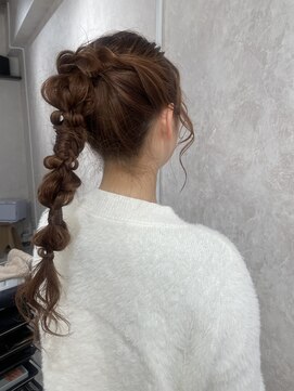 ノエ(Noe) 高め編み下ろしポニー