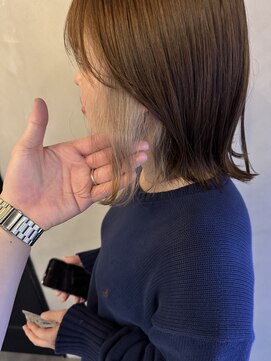 ヘアサロン エン(hair salon en.) パツッとくびれボブ×ホワイトミルクティー