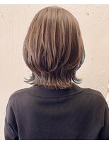 ティーシェル(TIECHEL)&nbsp;小顔イメチェン、ブルーグレージュカラーくびれレイヤーボブ