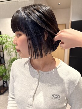 コンフィー(comfy) 【mimura】ぱつっとボブ インナーカラー ミニボブ 草加 谷塚