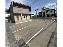 ステラバイアンフィニー(stellaebyINFINI)の雰囲気（店舗前に6台分駐車スペースをご用意。左右どちらでも◎）