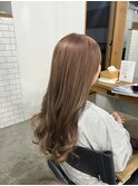 ピンクベージュ