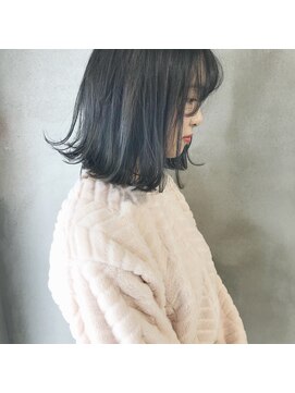 ミント(mint) 黒染めじゃない、暗髪透けるグレー&切りっぱなしボブ！