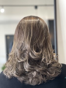 リベルタ(LIBERTA) ハイライト/ブリーチオンカラー