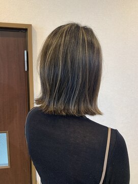 アチェロ 栗橋(acero) 切りっぱなしボブ×ハイライト