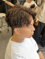 フィフス トウキョウ (fifth TOKYO)&nbsp;波巻きスパイラルパーマセンターパート波巻きパーマツーブロック