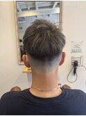 メンズのハイライトカラーとフェードの組み合わせ