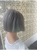 内巻きボブ×シルバーグレージュ+インナーペールブルー
