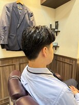 ミリオンバックス 上野(Million Bucks)&nbsp;センター分けツーブロック