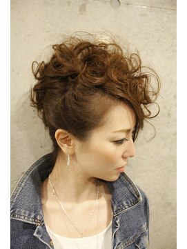 ヘアーラウンジ アンフィ 井土ヶ谷(Hair Lounge Anphi) 【Anphi】パーティーヘアセット・モヒカン風ヘアアレンジ