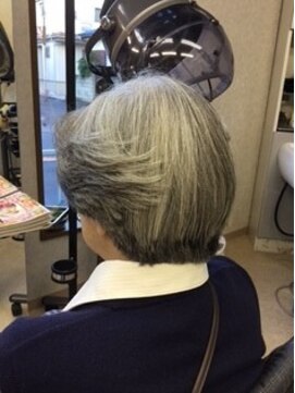 美容室 髪ふうせん クセ毛を生かしたナチュラルヘアー