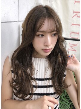 ビュートリアム 広尾(BEAUTRIUM) アッシュベージュ×波巻き 大人可愛い透け感ロング