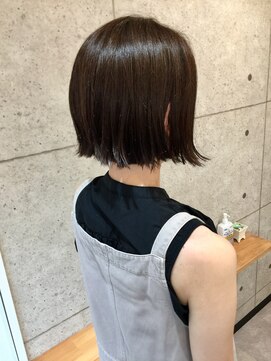 コケット(Coquette) パッツンボブ