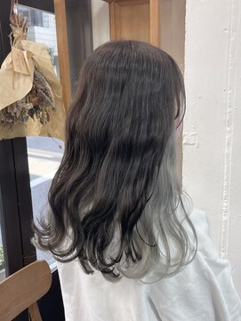 リッカ(RICCA) 【インナーカラー】ダークグレージュ×ホワイトシルバー♪