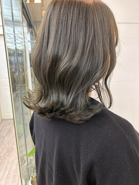 ネウィ 国分寺(newi) ミディアムレイヤー/シルキーベージュカラー/くびれヘア