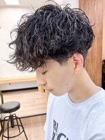 ウェイビーエフティフィフス 横浜西口(WAVEY ft.fifth)&nbsp;波巻きスパイラルツイストスパイラルパーママッシュメンズヘア