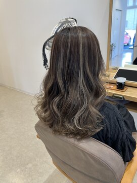 ビレア 尾張旭店(BELEA) 【BELEA尾張旭】外国人風コントラストハイライトカラー