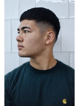 メリケンバーバーショップ フクオカ(MERICAN BARBERSHOP FUK) ハイライトマッシュパーマウルフアッシュブラック